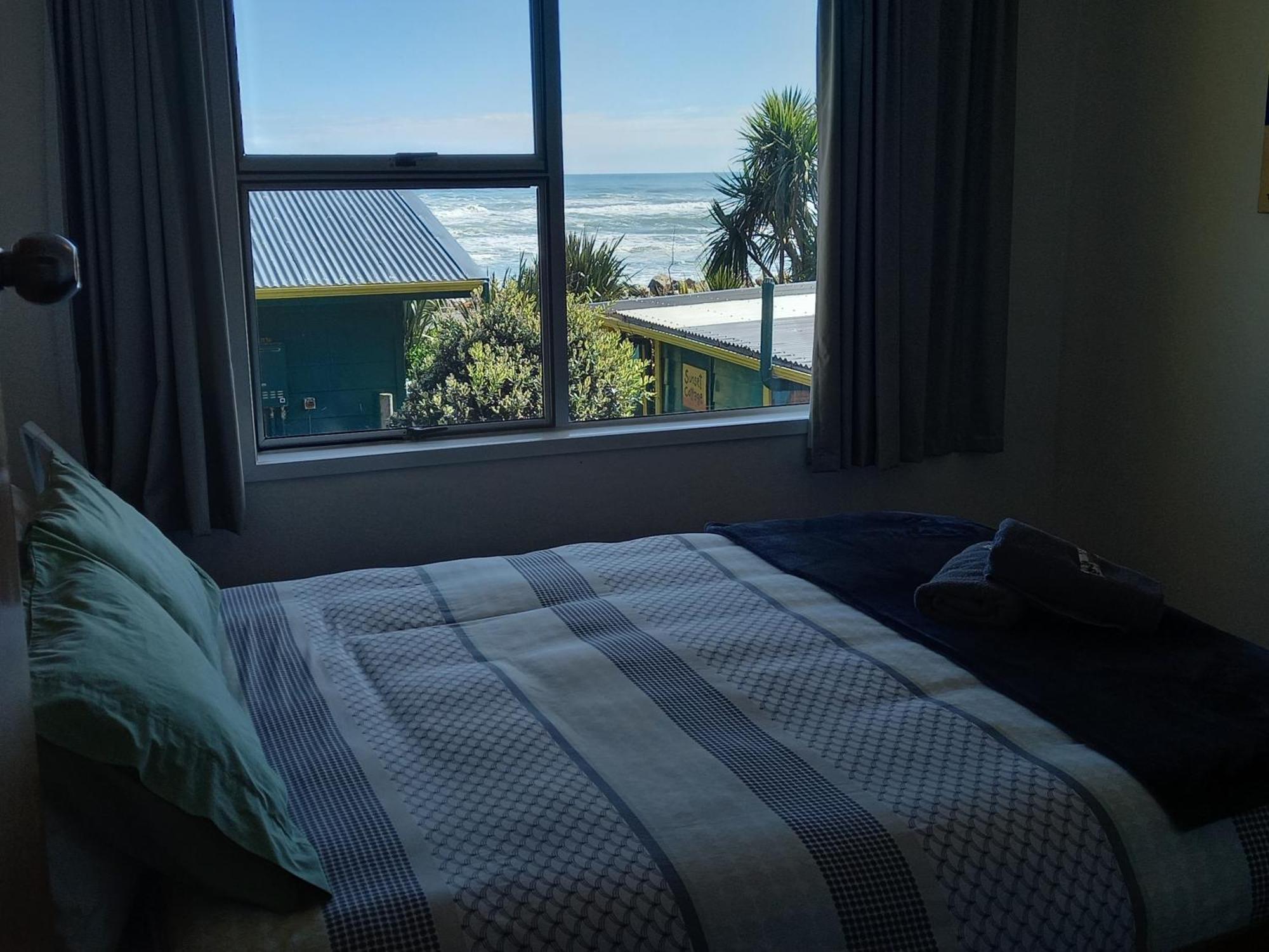 Punakaiki Beach Hostel Экстерьер фото